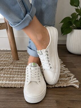 Cariuma OCA Low Off-White‎ Canvas Sneaker